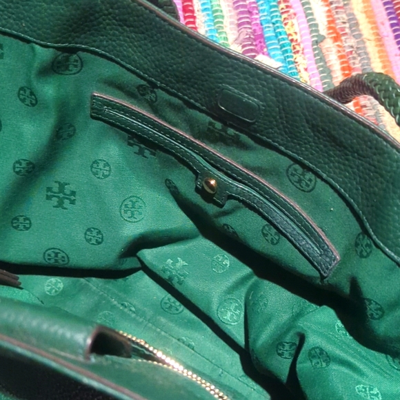 Forest green Tory Burch purse - Picture 2 of 5